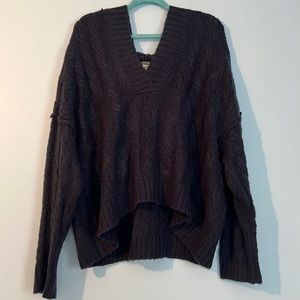American Eagle Pullover Sweater